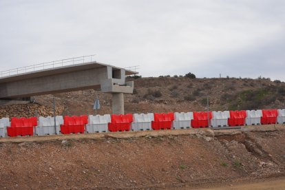 Viaductos en construcción para la conexión entre la A7 y la A92