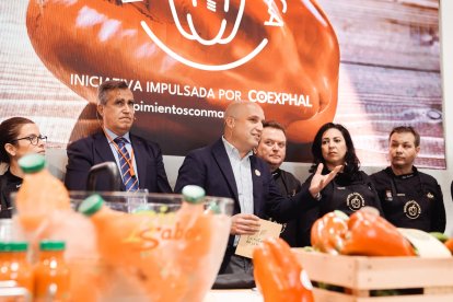 José Antonio García Alcaina durante su intervención en el expositor de ‘Sabores Almería’ en Madrid Fusión.