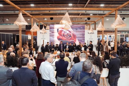 El stand de ‘Sabores Almería’ congregó a numerosos profesionales y visitantes durante las presentaciones.