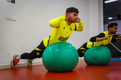 Embarba en el gimnasio del Estadio de los Juegos Mediterráneos.