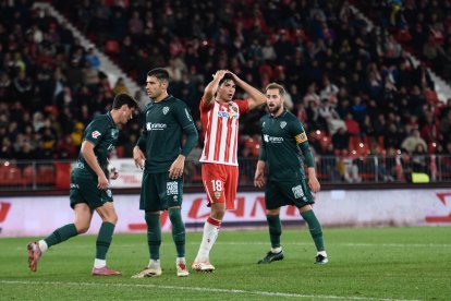 Pulido en el Almería-Huesca en el Estadio de los Juegos Mediterráneos.