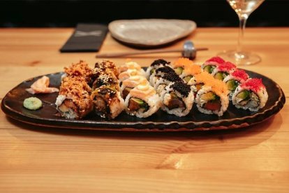 Algunas de las piezas de sushi del restaurante en el centro de Almería.
