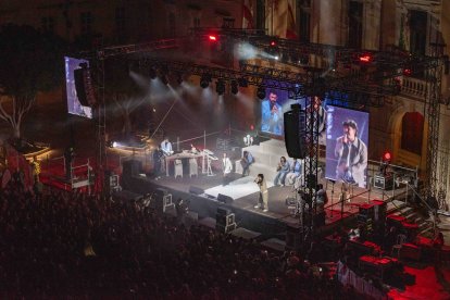 Las mejores imágenes del concierto de Vera GRV en la Plaza Vieja.