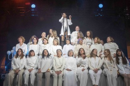 Las mejores imágenes del concierto de Vera GRV en la Plaza Vieja.