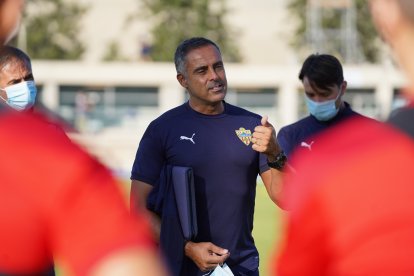 José Gomes hizo lo que pudo hasta que le llegaba su hora.