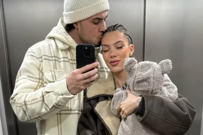 Alejandra Rubio y Carlo Costanzia junto a su hijo Carlo