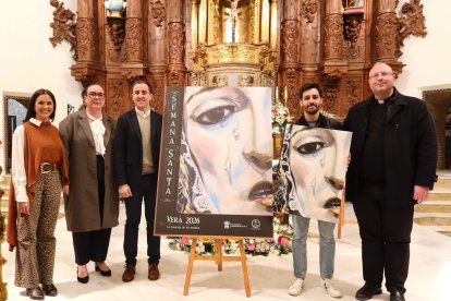 Presentación del cartel anunciador de la Semana Santa de Vera 2026.