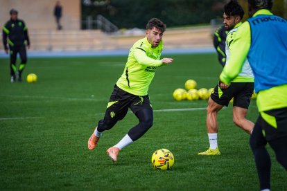 Embarba, un futbolista de Primera en el Almería.