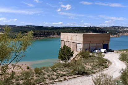 La estaciones de bombeo de agua del embalse del Negratín.