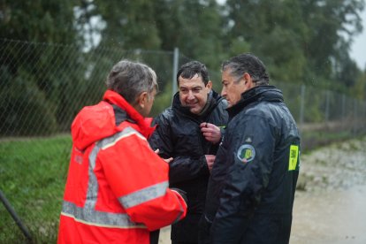 Juanma Moreno visita Córdoba para evaluar los daños por el temporal.