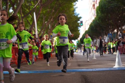 Las mejores imágenes de la II Carrera ‘Almería, en Marcha Contra el Cáncer’.