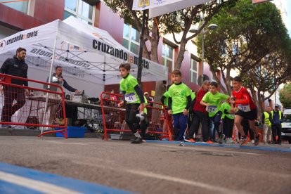 Las mejores imágenes de la II Carrera ‘Almería, en Marcha Contra el Cáncer’.