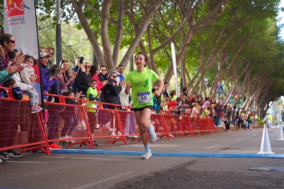 Las mejores imágenes de la II Carrera ‘Almería, en Marcha Contra el Cáncer’.