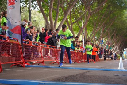 Las mejores imágenes de la II Carrera ‘Almería, en Marcha Contra el Cáncer’.