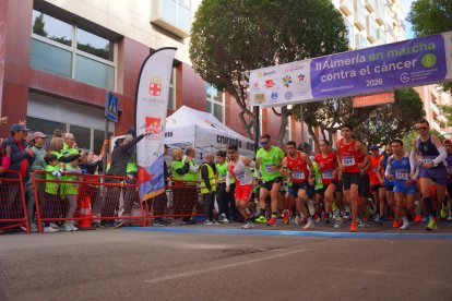 Las mejores imágenes de la II Carrera ‘Almería, en Marcha Contra el Cáncer’.