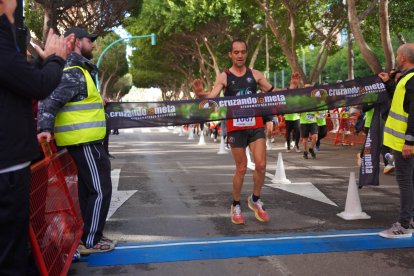 Las mejores imágenes de la II Carrera ‘Almería, en Marcha Contra el Cáncer’.