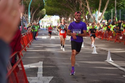Las mejores imágenes de la II Carrera ‘Almería, en Marcha Contra el Cáncer’.
