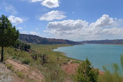 El nivel del agua ha subido mucho y todavía le quedan varios días más.