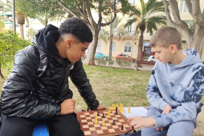 Los alumnos del IES Alhadra y IES Galileo durante el I Campeonato Intercentros de Ajedrez.