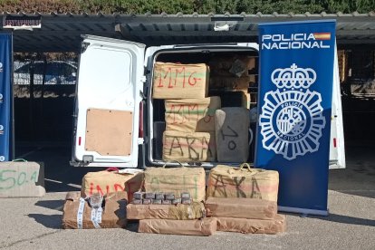 Imágenes de la operación de la Policía Nacional contra una 'macroindustria' de la droga.
