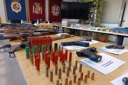 Imágenes de la operación de la Policía Nacional contra una 'macroindustria' de la droga.