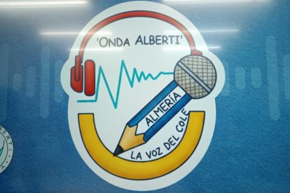 Leo Martínez ha resultado ganador del concurso organizado. Le ha dado nombre e imagen a la radio del cole