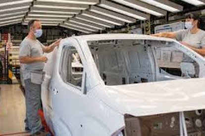 Stellantis ofrece un servicio integral de mantenimiento de mecánica y carrocería
