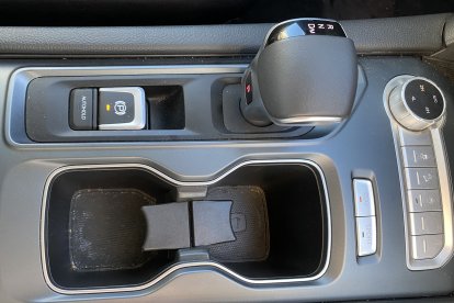 La unidad probada disponía de selector de modos de tracción junto a la palanca de cambios