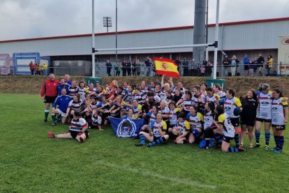 Foto de familia de URA Clan.