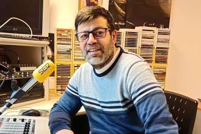 En los estudios de la Cadena SER Almería donde habló largo y tendido de su trayectoria.