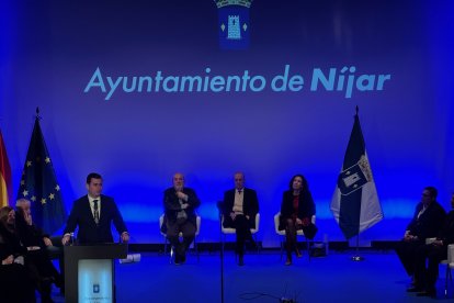 El Ayuntamiento de Níjar presenta en sociedad su bandera y su himno.