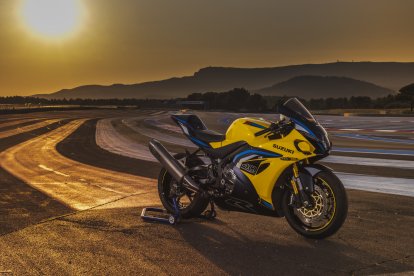 La nueva Suzuki GSX-R1000R 40 Aniversario se posiciona como una de las propuestas más completas y tecnológicamente avanzadas.