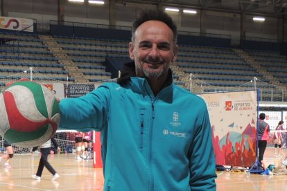 Manolo Berenguel con LA VOZ de Almería y Cadena SER en el Palacio Mediterráneo.