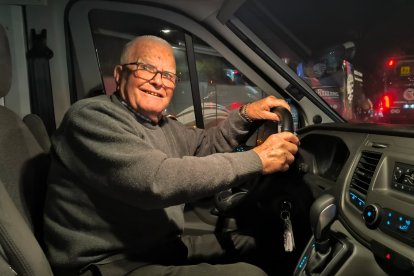 Pepe Cánovas, al volante de la autocaravana que la familia alquiló para volver a Alemania.