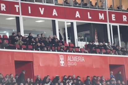 Mohamed El Assy asiste a una gran puesta en escena del Almería.