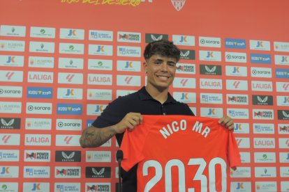 Firmó por el club al que le daba su palabra y está feliz.