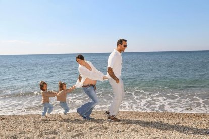 Julia Menú, 'tiktoker' almeriense con su familia.