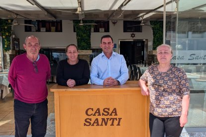 Santiago, su hija Raquel, su hijo Jorge y su mujer María Isabel.