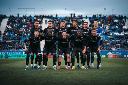 El once del Almería en el Ibercaja Estadio.