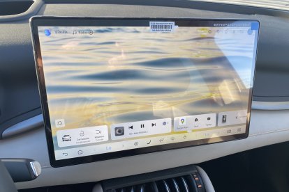 Configúralo de forma sencilla a través de su pantalla de 15,6 pulgadas