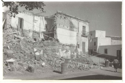 Derribo del antiguo Ayuntamiento de Adra para la construcción del Centro de la 3ª Edad.