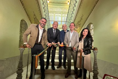 Corte de cinta inaugural de la restauración de la Casa Figueras de Cuevas del Almanzora.