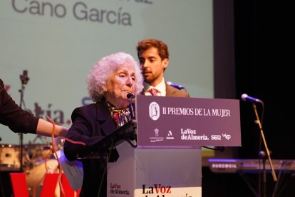 Marina de la Cruz, premiada en Sociedad.