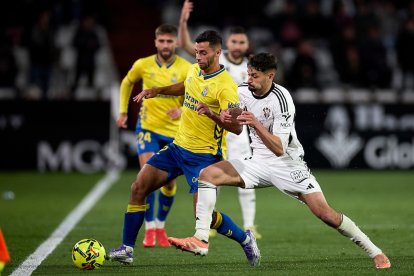 Las Palmas se vio sorprendida en el tiempo de descuento por el Albacete y cayó 2-1.