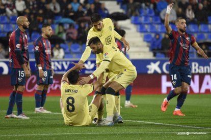El Almería se levantó en el Alcoraz la pasada Liga y lograba empatar (2-2).