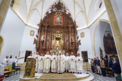 Fotografía de familia durante el acto en Vera.
