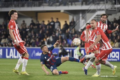La defensa ha ganado en confianza con el liderazgo del brasileño.
