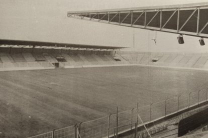 Nueva imagen del Municipal con tribuna y preferencia techadas y mejor iluminación.