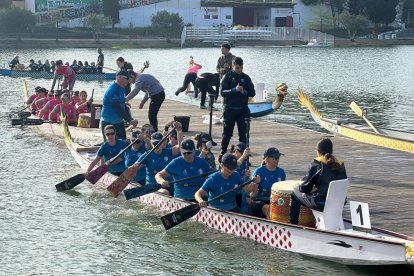 Dragon Boat Adra participa en el VI Campeonado de España de Barco Dragón.