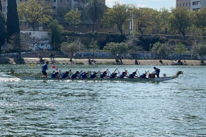 Dragon Boat Adra participa en el VI Campeonado de España de Barco Dragón.